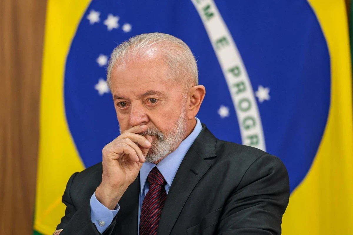 Lula chega a BH pressionado por PT e PSD