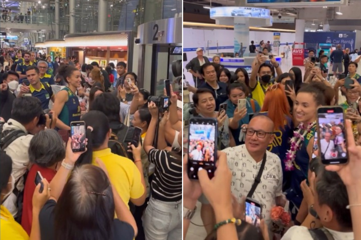 Seleção é recebida por multidão e festa em aeroporto na Tailândia