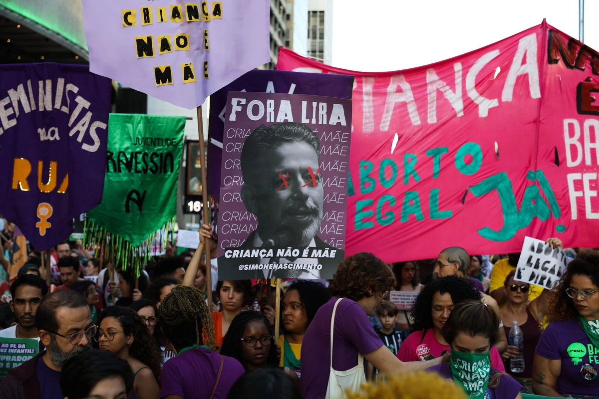 Votação do PL do Aborto deve ficar para o segundo semestre; deputados consideram abrandar o texto