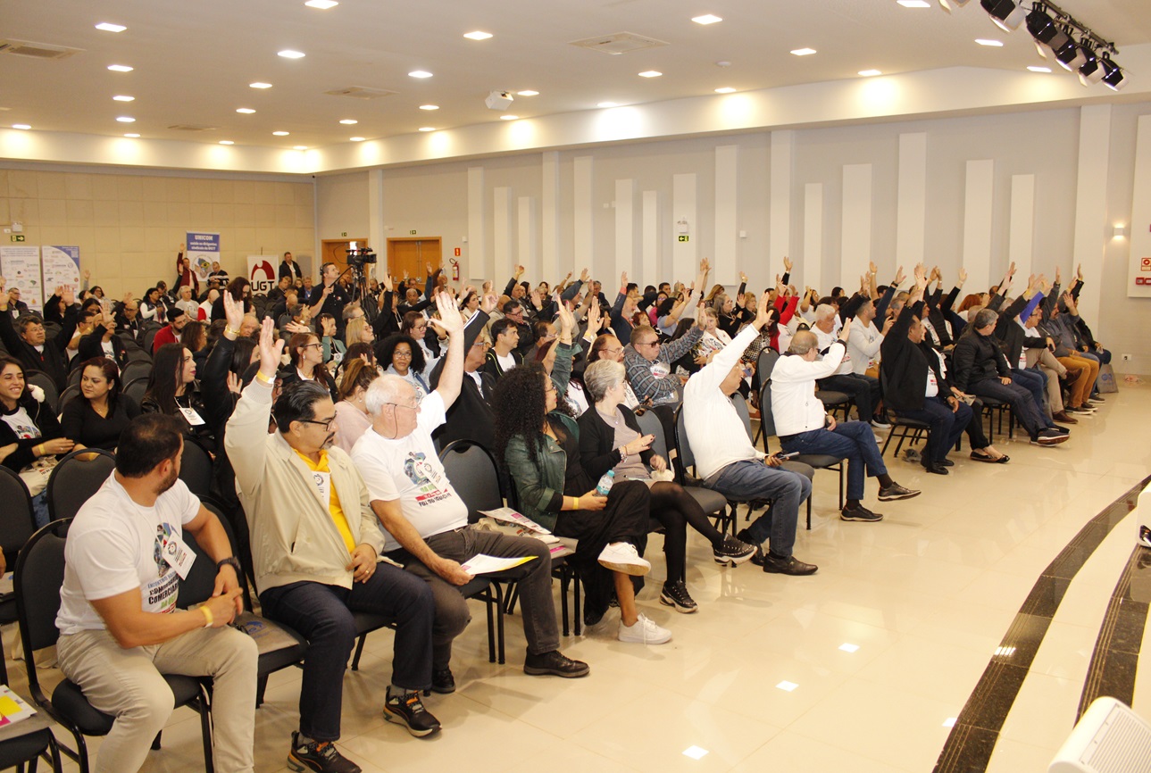 Reunidos em Foz do Iguaçu, Comerciários de todo o Brasil discutem realidade do setor