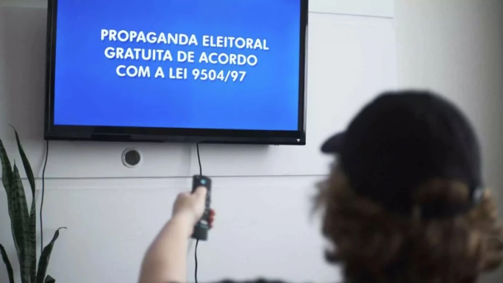 ‘Horário eleitoral gratuito’ começa nesta sexta-feira no rádio e na TV: o que os candidatos vão apresentar?