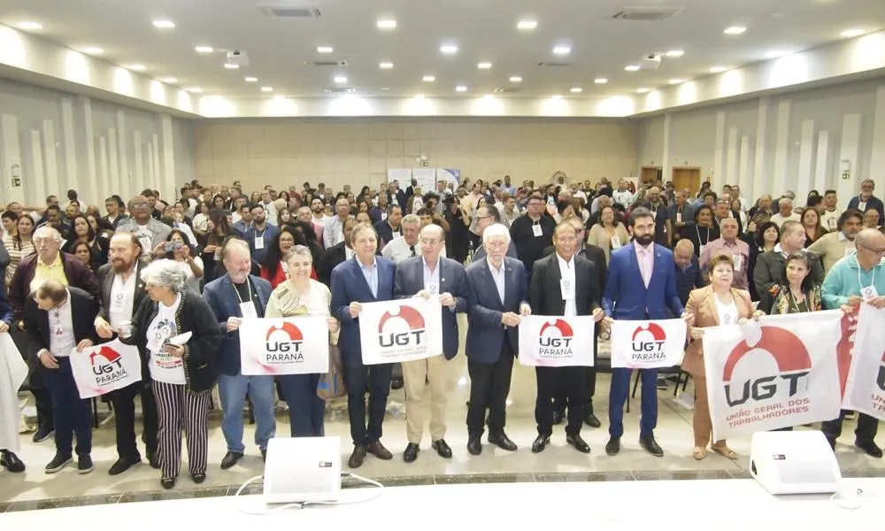 Reunidos em Foz do Iguaçu, com transmissão ao vivo da TV CAECS, Comerciários de todo o Brasil discutem realidade do setor