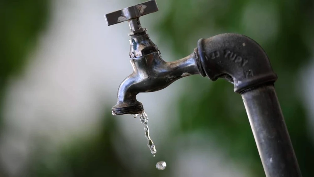 Em meio à seca histórica e ao calorão, faltará água em bairros de BH nesta terça (10); saiba quais