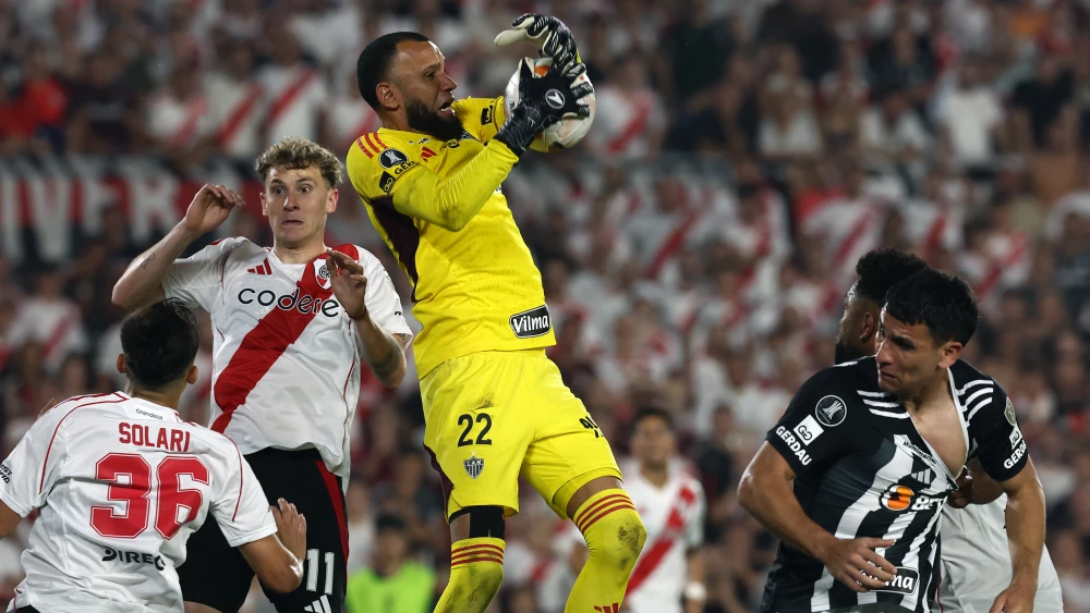 Everson brilha, Atlético empata com River Plate e chega à final da Libertadores 2024