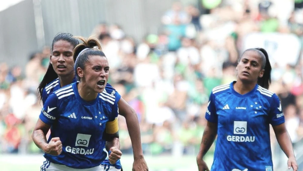 Cruzeiro goleia América e é bicampeão do Mineiro Feminino