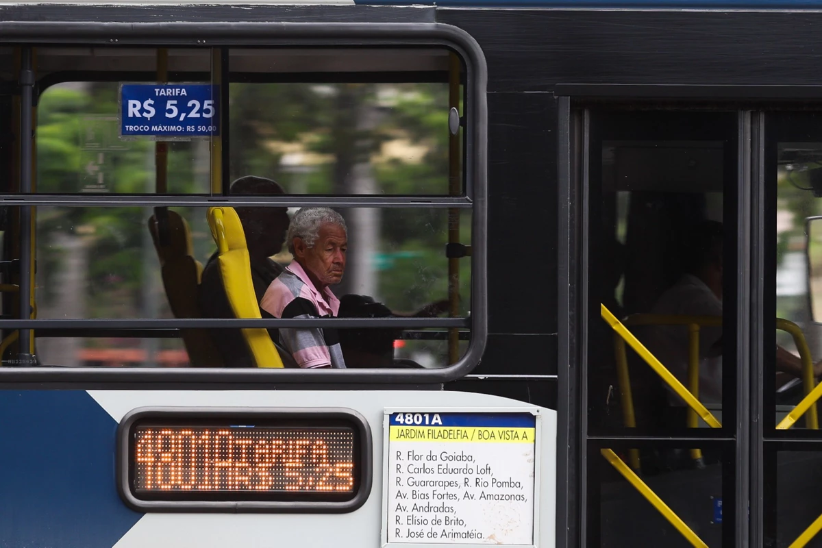 Tarifa de ônibus em BH sobe o dobro da inflação nacional e é a mais cara das capitais do Sudeste