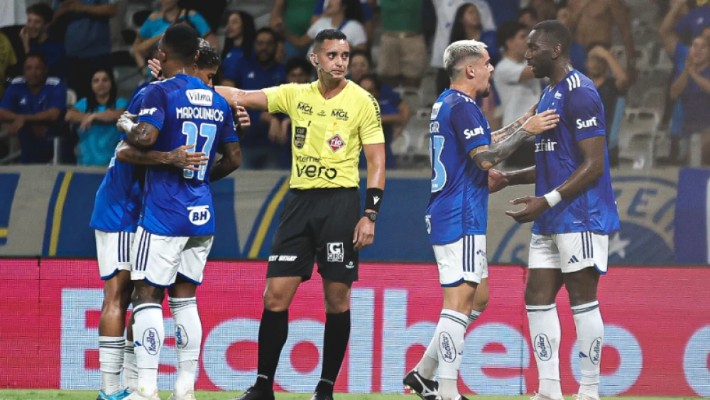 Reforços brilham em primeira vitória do Cruzeiro na temporada